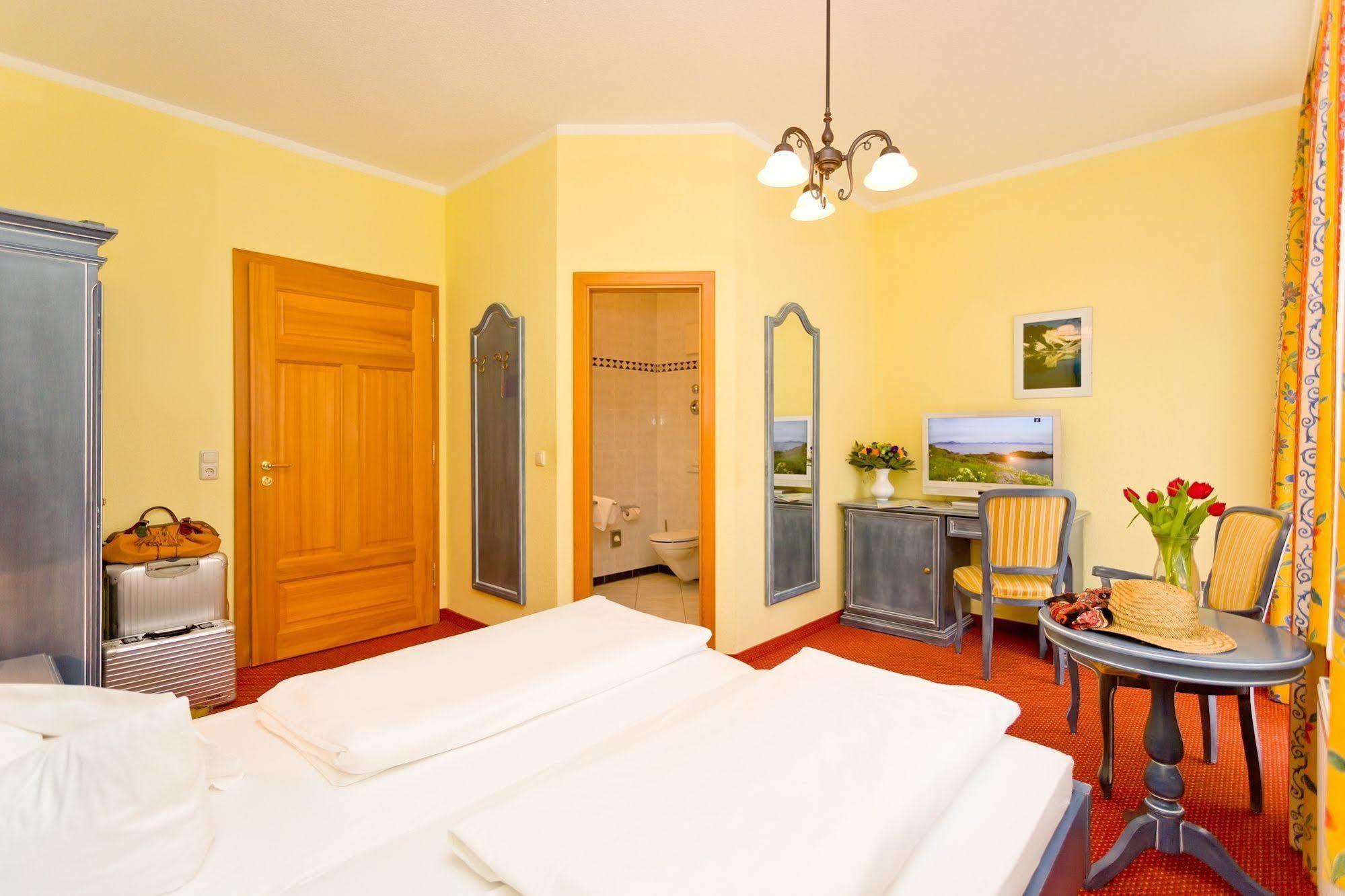 Hotel Garni Getreuer Eckart ビンツ エクステリア 写真