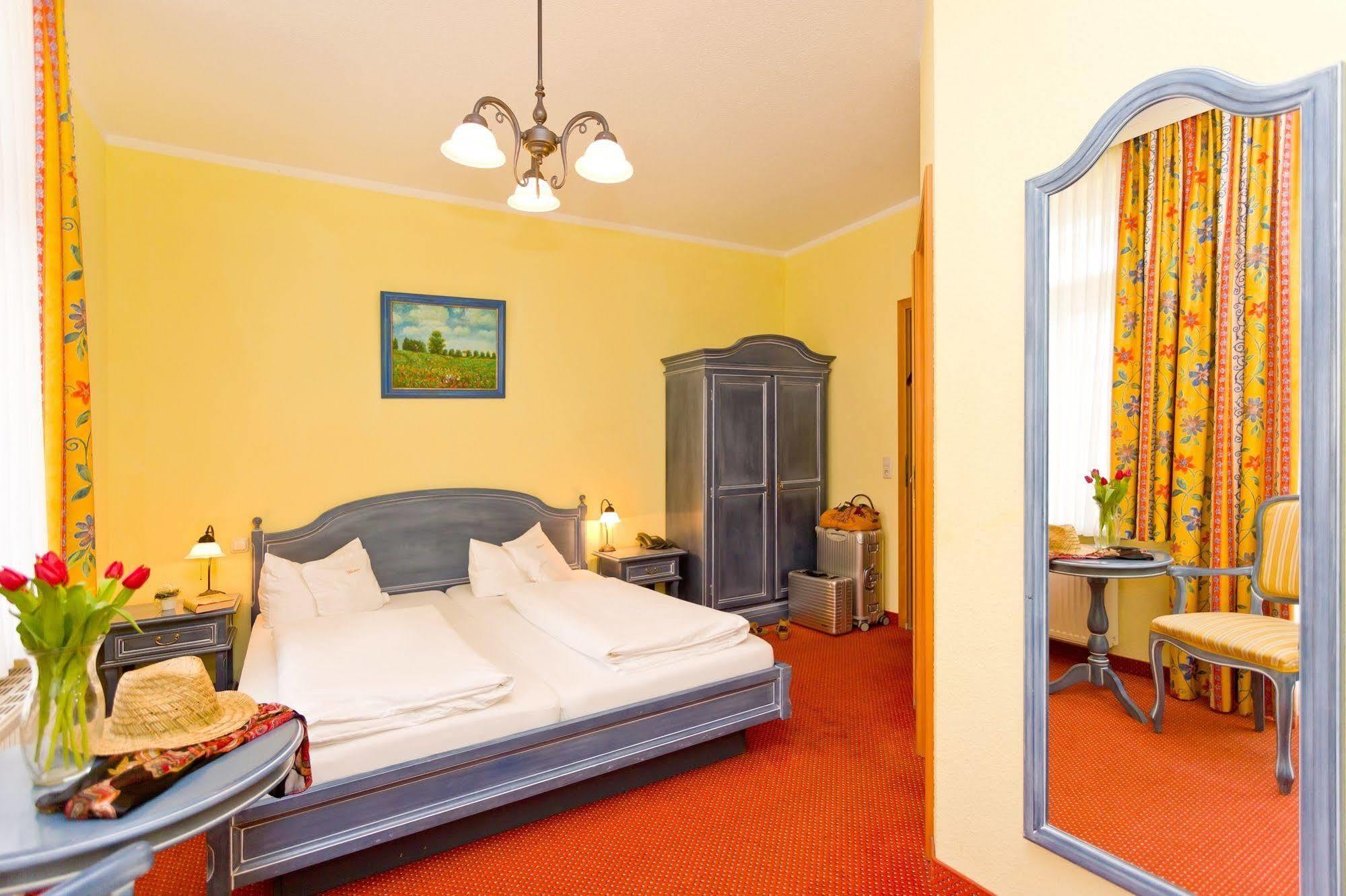 Hotel Garni Getreuer Eckart ビンツ エクステリア 写真